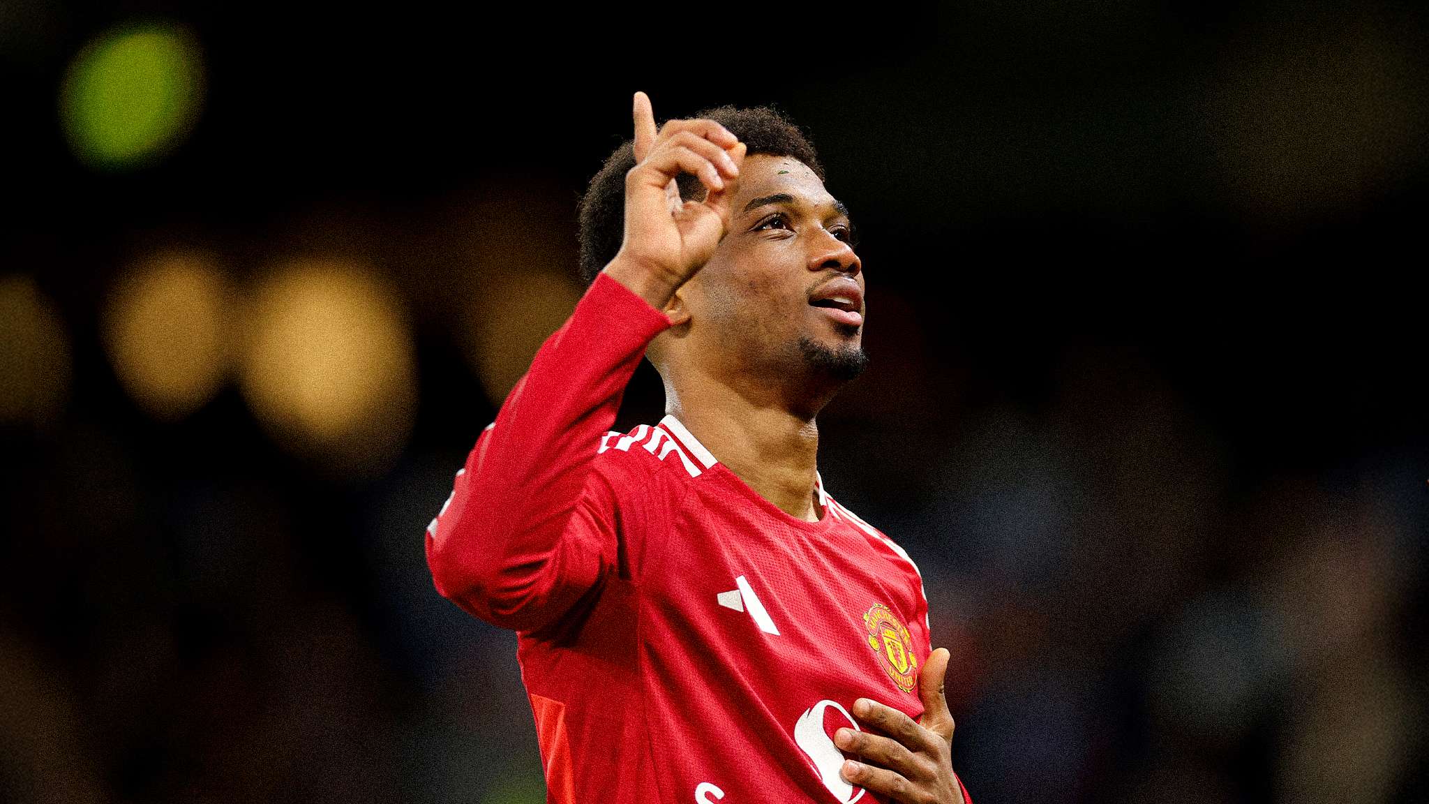 蓝军锋线重创！记者：恩昆库半月板受伤，膝盖手术在即